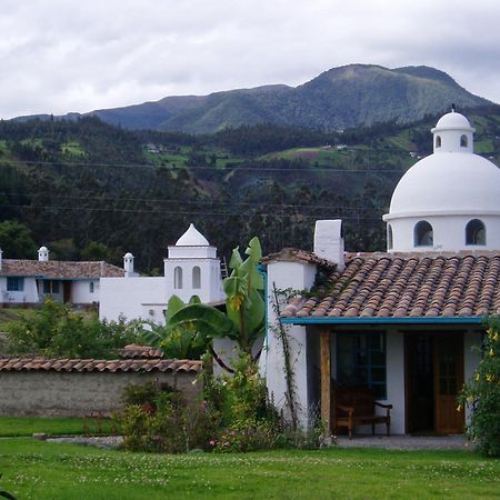 Las Palmeras Inn Otavalo Ngoại thất bức ảnh