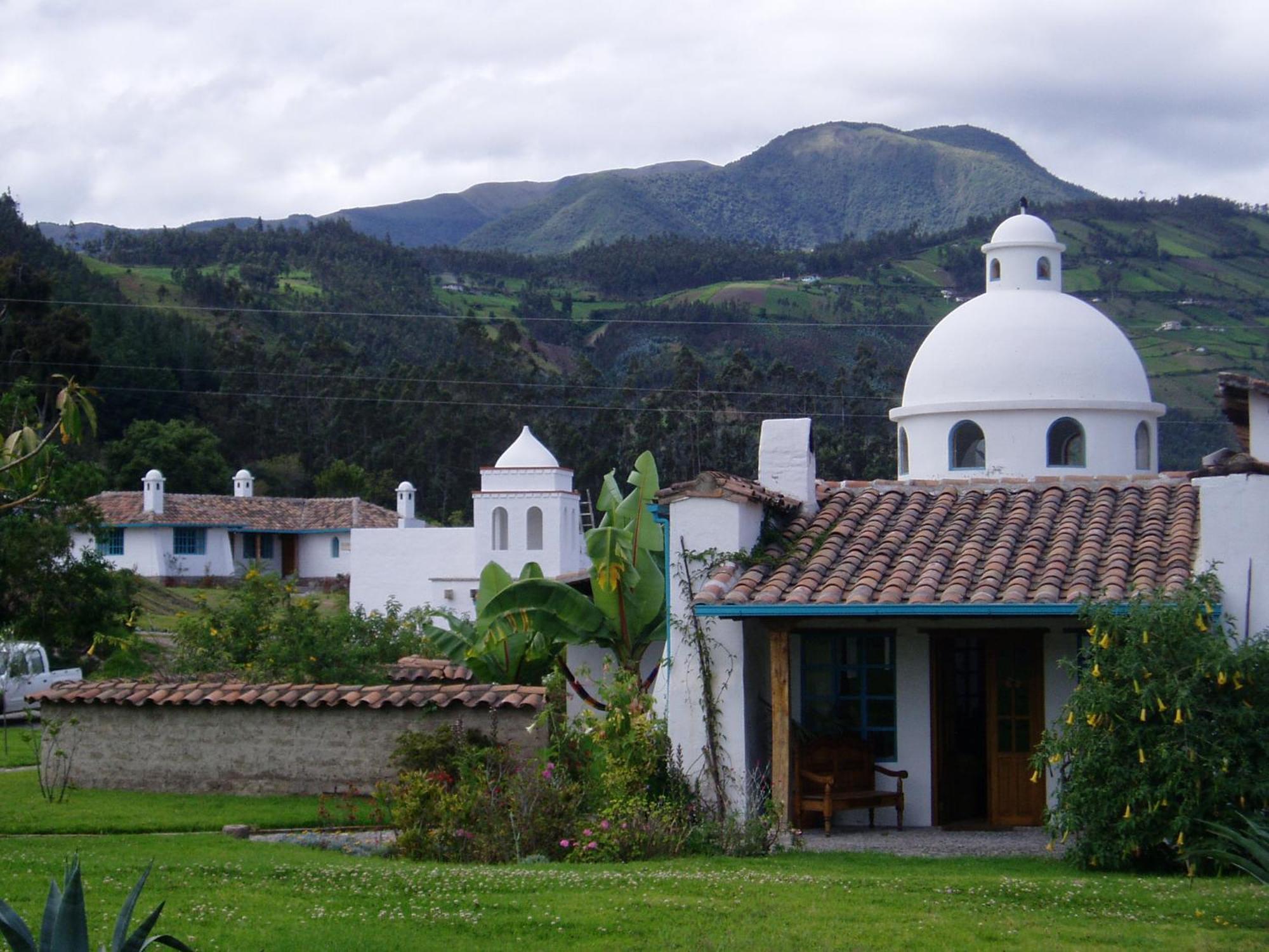 Las Palmeras Inn Otavalo Ngoại thất bức ảnh